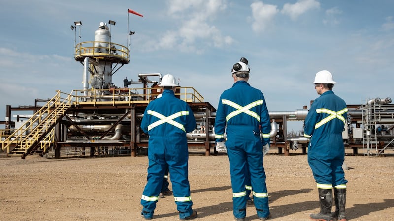 The world is weeks away from rationing oil demand as prices rise: energy analyst