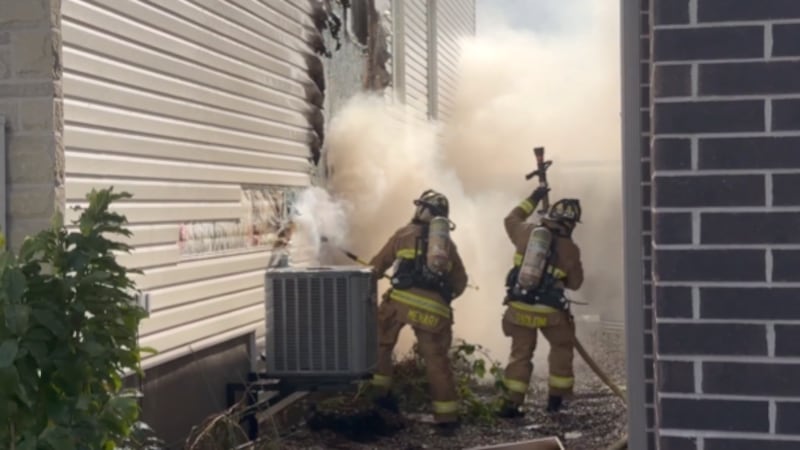 Ottawa firefighters battle out of control basement fire in Orléans