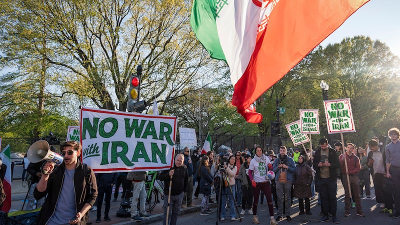 Iran warns deal with U.S. not yet close, despite some progress