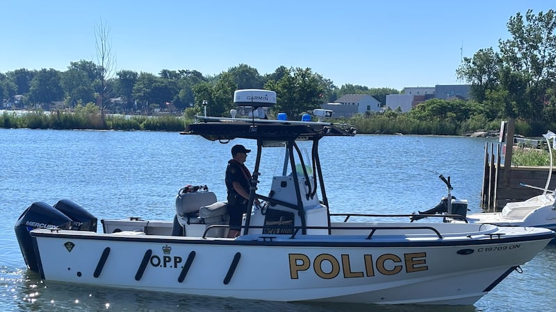 Search begins Saturday night on Lake St. Clair for missing boater