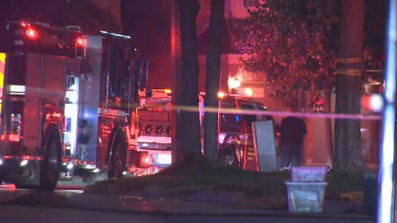 Two-alarm house fire in Mississauga causes surrounding homes to evacuate, police say