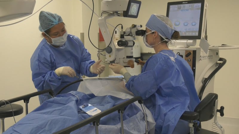 Cash or charge? Alberta moves ahead with dual practice medical model for several surgeries