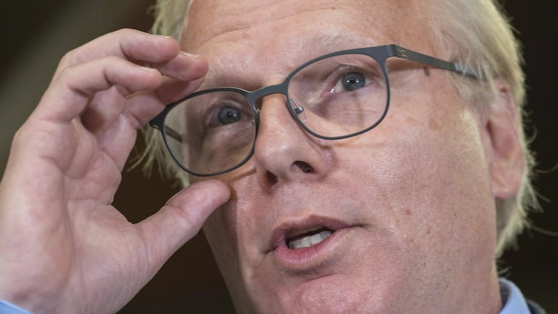Former PQ leader comes to defence of anglophones during election campaign