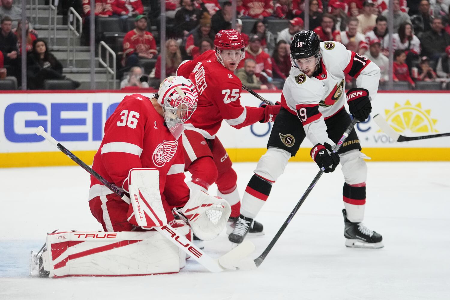 Yakemchuk scores in NHL debut as Ottawa Senators beat Detroit Red Wings ...