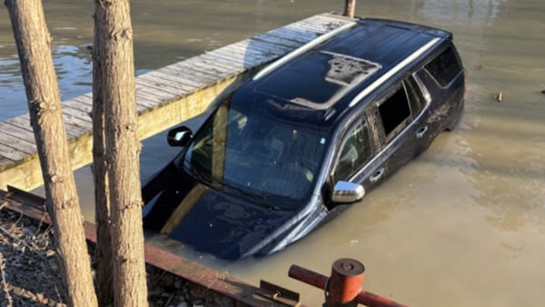 Two men rescue driver from sinking vehicle in Bayfield Marina