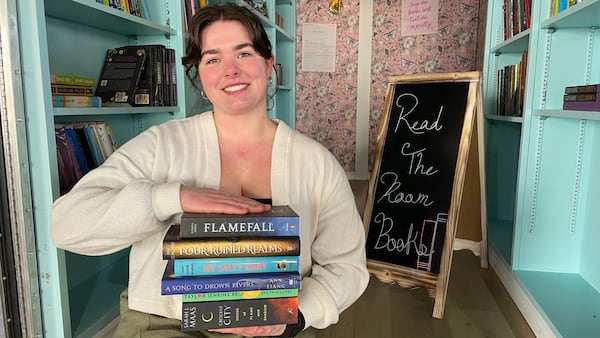 ‘I wanted to be a part of it’: Entrepreneur launches mobile bookstore at Downtown Windsor Farmers’ Market