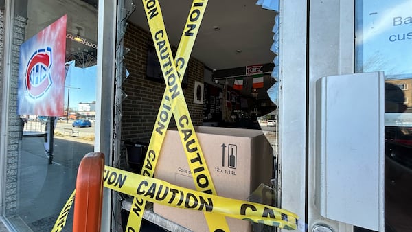 Bar and restaurant owners demand financial break to face extortion wave