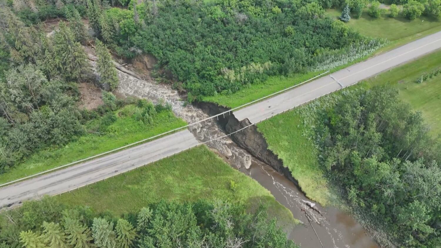 Heavy rain washes out road in Strathcona County – CTVNews