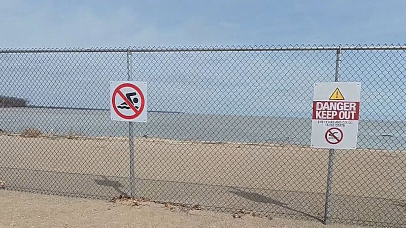 ‘You can’t keep the fence up’: Pressure builds over Sandpoint Beach barrier
