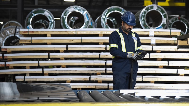 Federal government announces new $1B loan program for steel, aluminum businesses hit by Trump tariffs