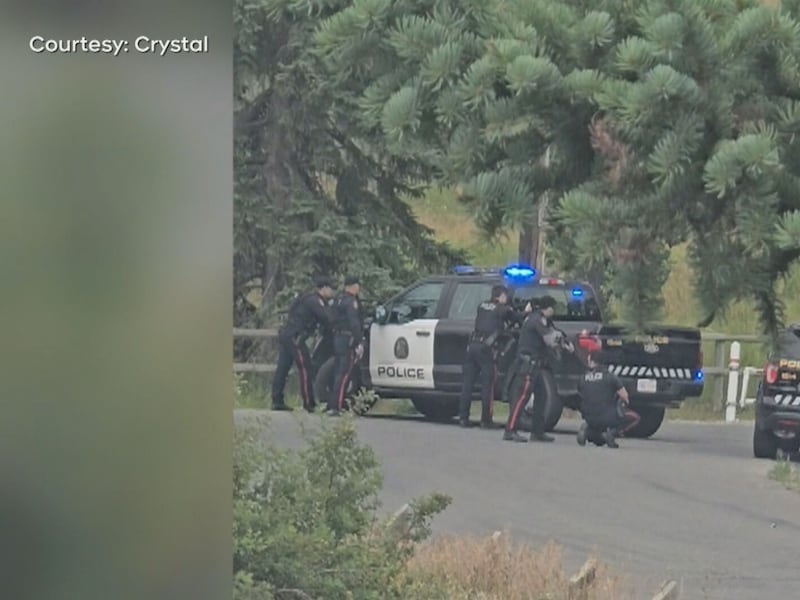 Police officer shot in Calgary’s Edworthy Park recovering at home: chief