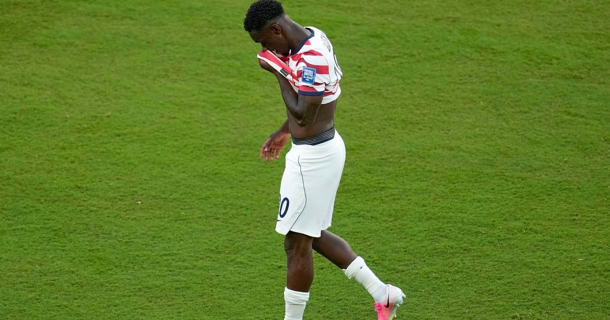 Die UEFA bezeichnet die Entscheidung der FIFA, einen US-Stürmer an der ...