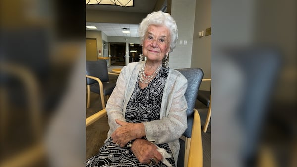 ‘I can’t just do nothing’: Winnipeg woman, 95, continues volunteering at nursing home