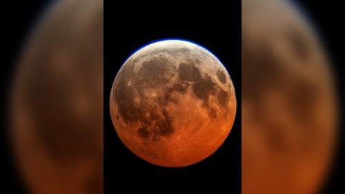 Blood moon leaves Canadians stunned as partial lunar eclipse takes over the skies