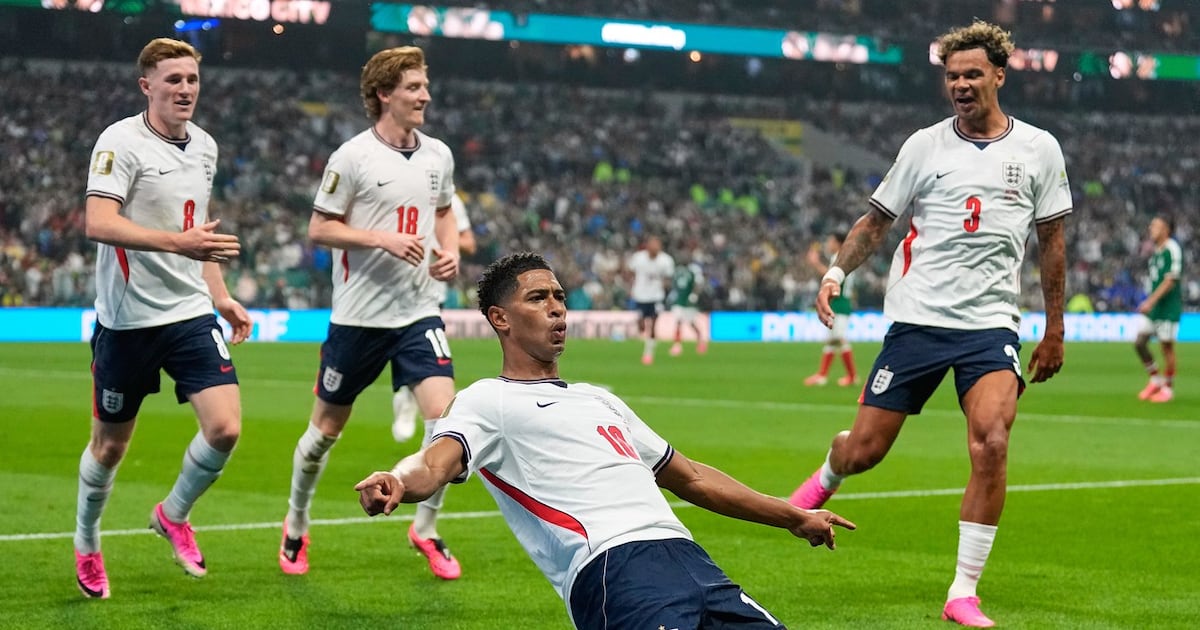 England hands Mexico its first World Cup loss at Estadio Azteca, winning 3-2 to reach quarterfinals
