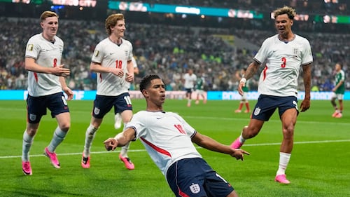 England hands Mexico its first World Cup loss at Estadio Azteca, winning 3-2 to reach quarterfinals