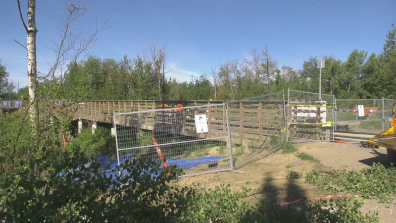 New concerns arise as construction on collapsed road in northwest Edmonton begins