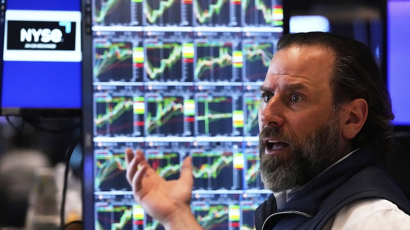 U.S. stocks fall on a shaky Wall Street as Brent oil briefly barrels above US$107