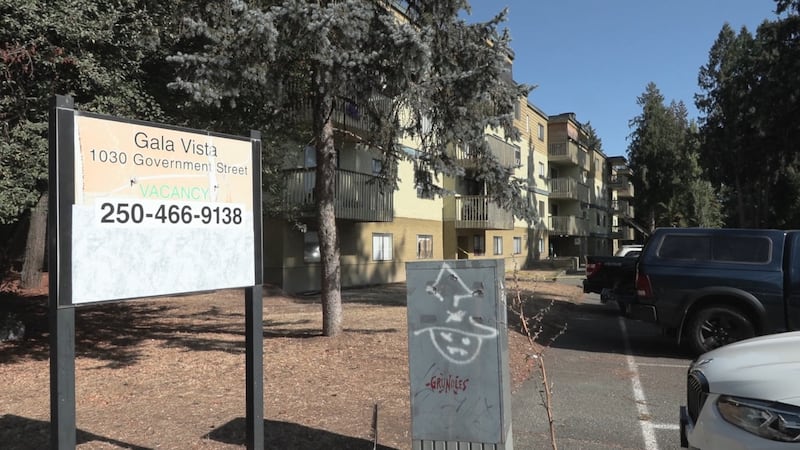 2 dead, 50 displaced in overnight apartment fire in Duncan