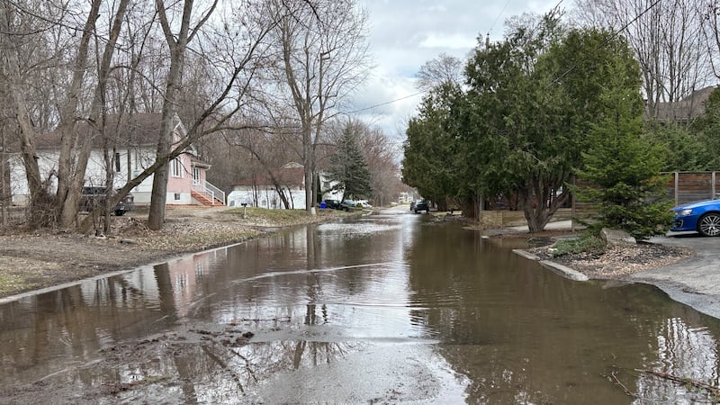 City of Gatineau says more than 160 buildings at risk of flooding