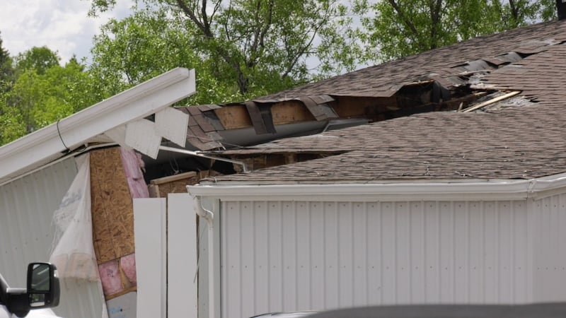 Erosion leaves Grand Falls, N.B., grocery store hanging off steep embankment