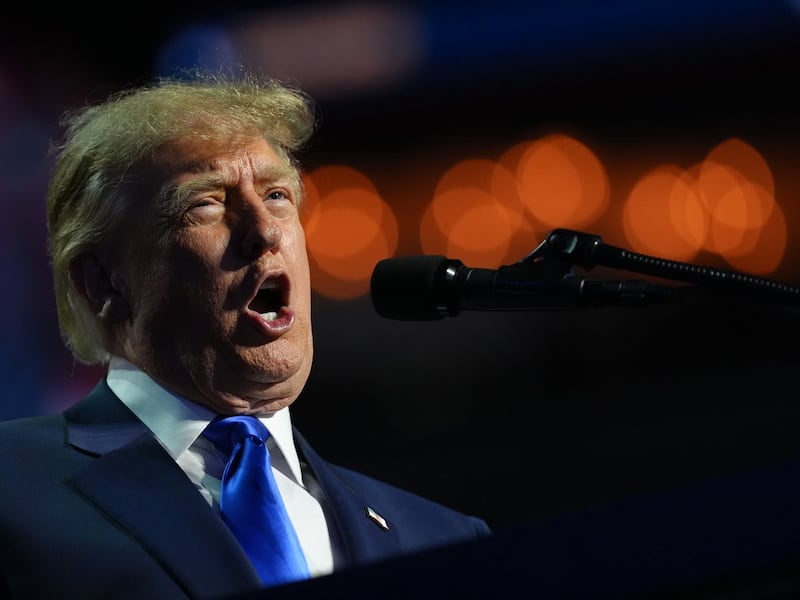 Trump, hoping to salvage midterms, makes a dubious pledge to give every U.S. adult $5,000 if GOP wins