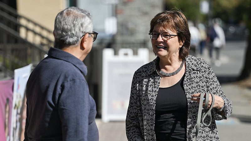 Women 60 and over vastly outnumbered by men on Quebec's campaign trail