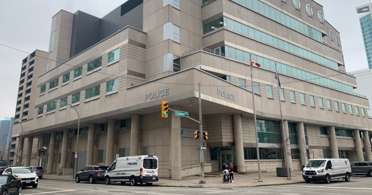 Demoted Windsor cop to remain suspended with pay