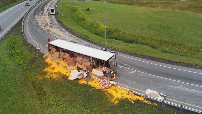 Mac and cheese powder spills onto Quebec highway after truck crashes