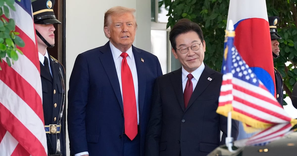 Trump-Korea LNG Tariff Threat Signals Escalating Trade Tensions | Sellers Face Doubled Duty Risk