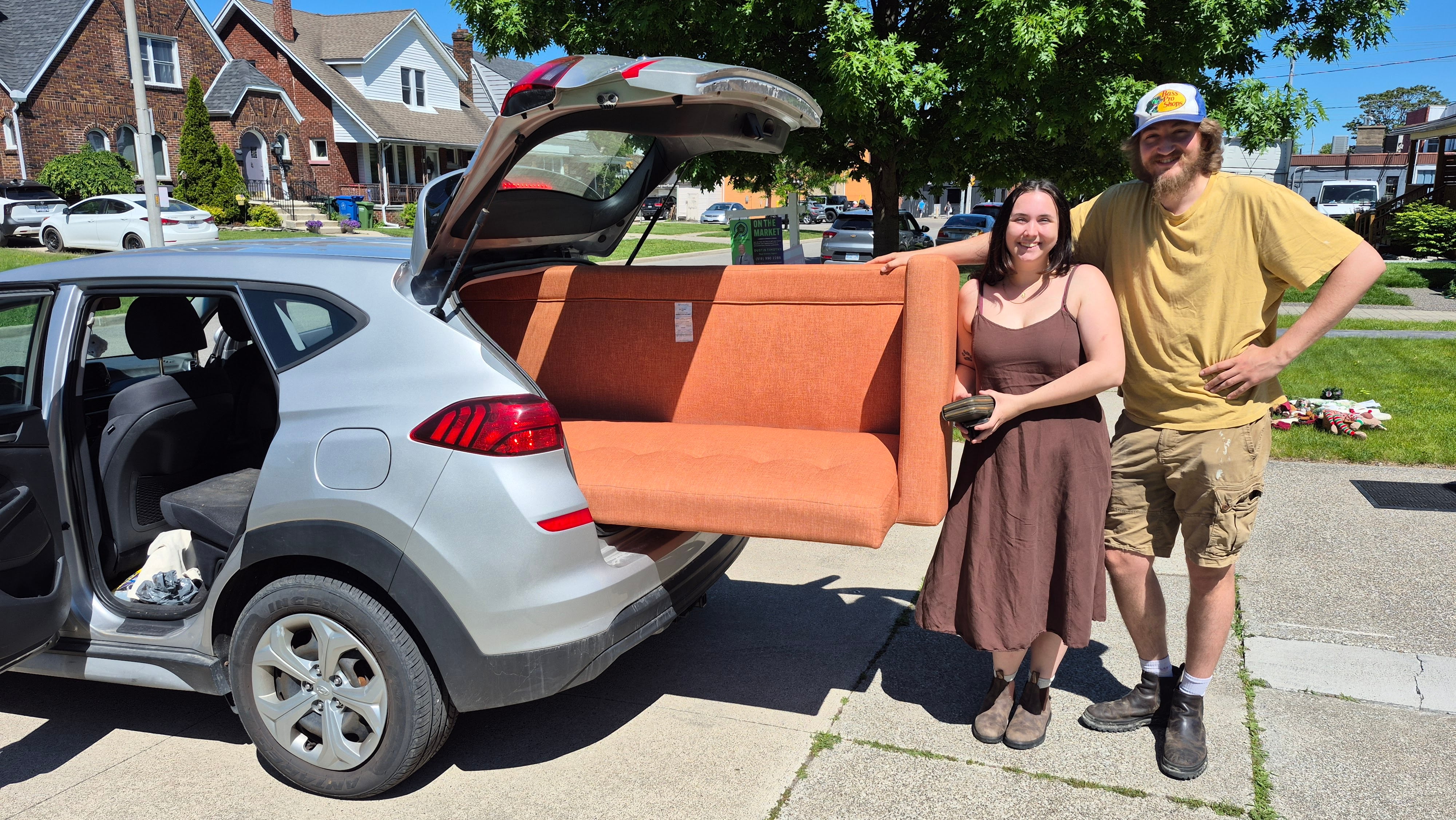 Unbeatable Bargains Draw Crowds to South Walkerville Yard Sale
