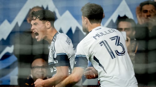 Two late goals lift Whitecaps to 3-2 come-from-behind victory over Timbers