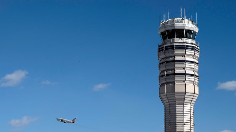 Pilots scolded for meowing and barking over air traffic control radio