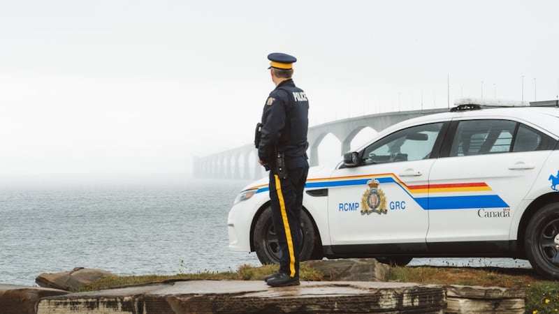 P.E.I. driver, passenger who came to vehicle’s aid arrested for impaired driving, drug trafficking