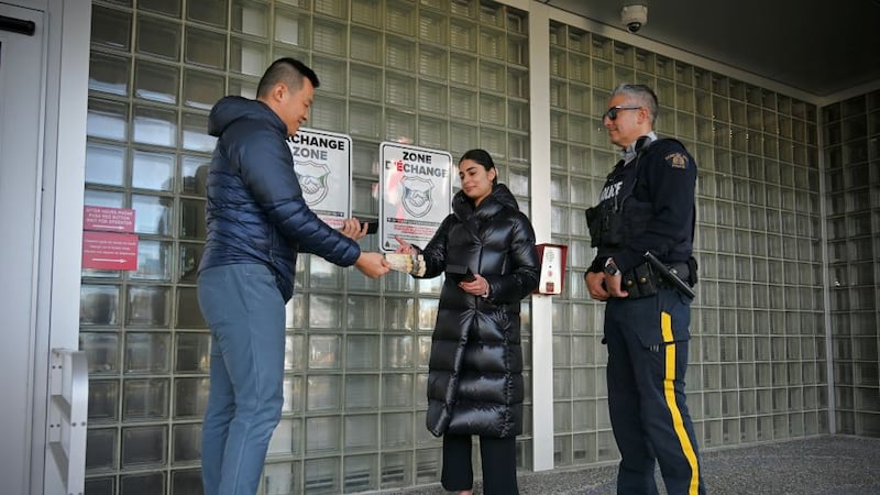 RCMP warn of ‘sleight of hand’ cash swap scam targeting online marketplace sellers in Richmond