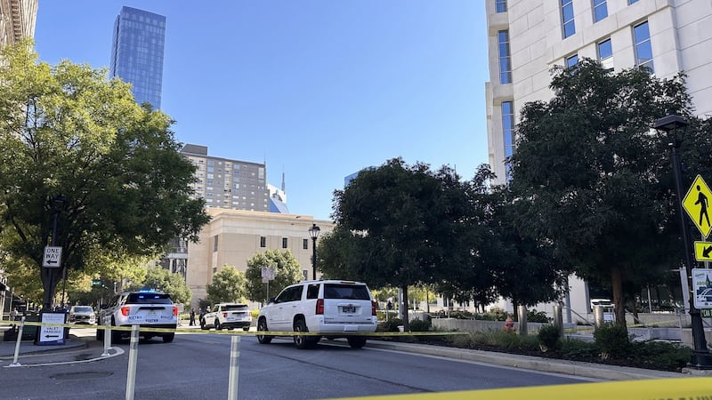 Man with a gun and knife is fatally shot by security at Nashville federal courthouse, police say