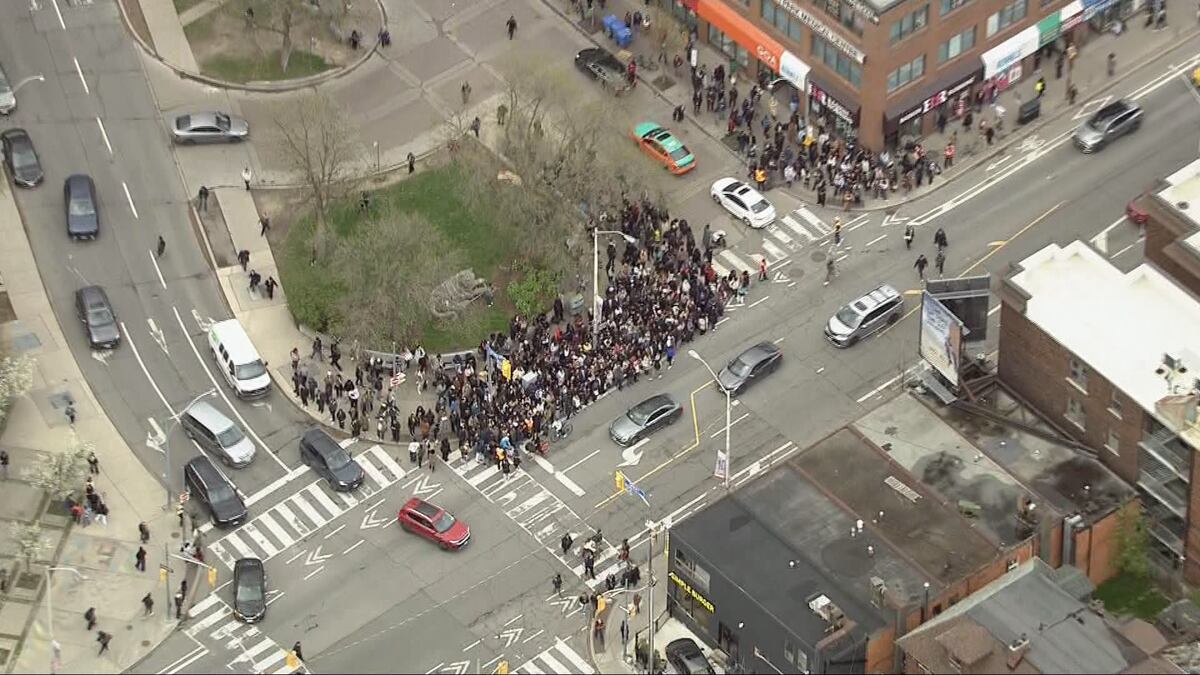 TTC Line 2 Service Disrupted by Track-Level Incident — image 2