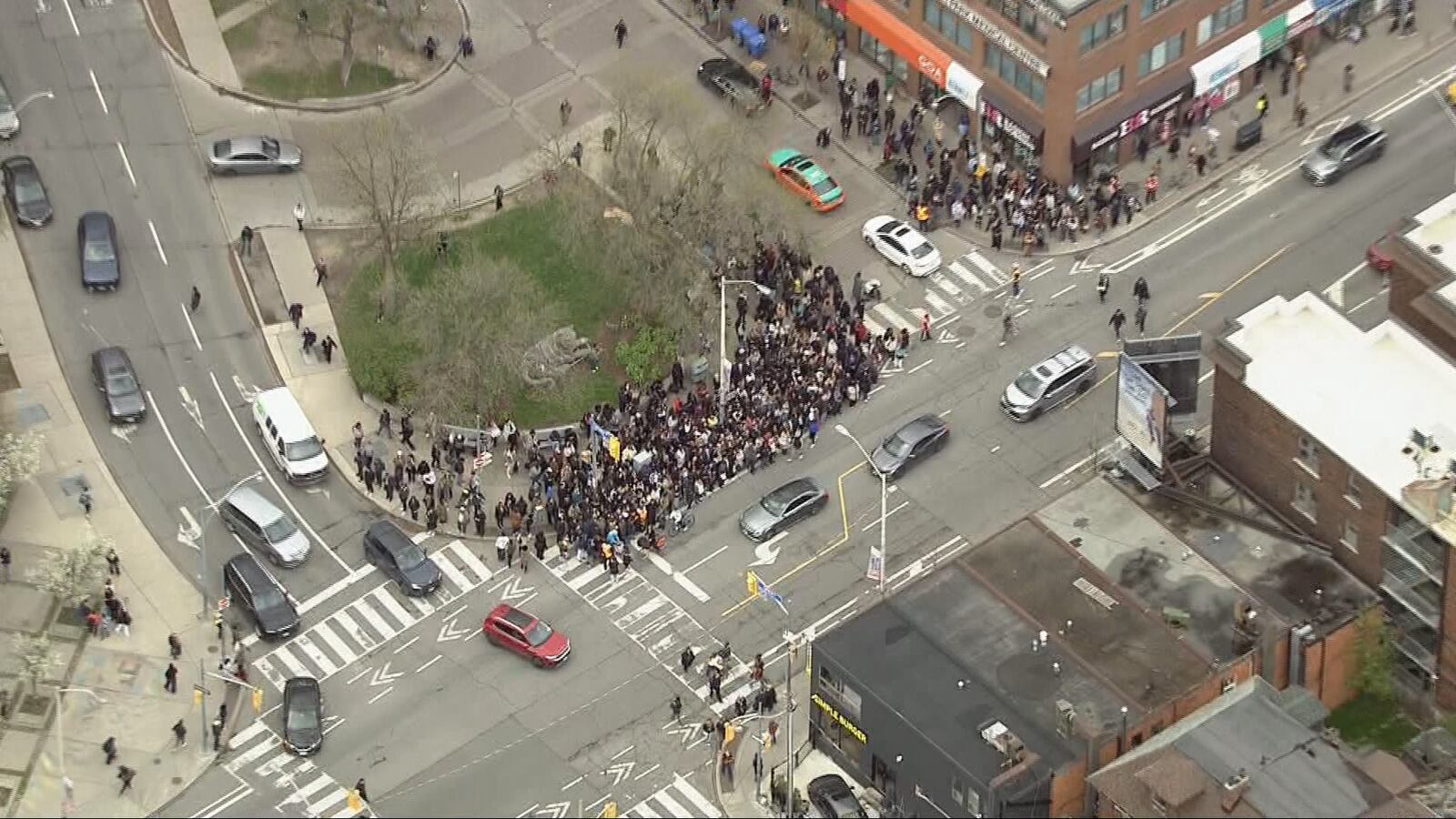 TTC Line 2 Service Disrupted by Track-Level Incident — image 5