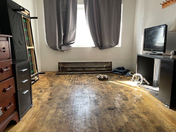 NDG resident living with freezing temperatures, burst pipes for 10 days