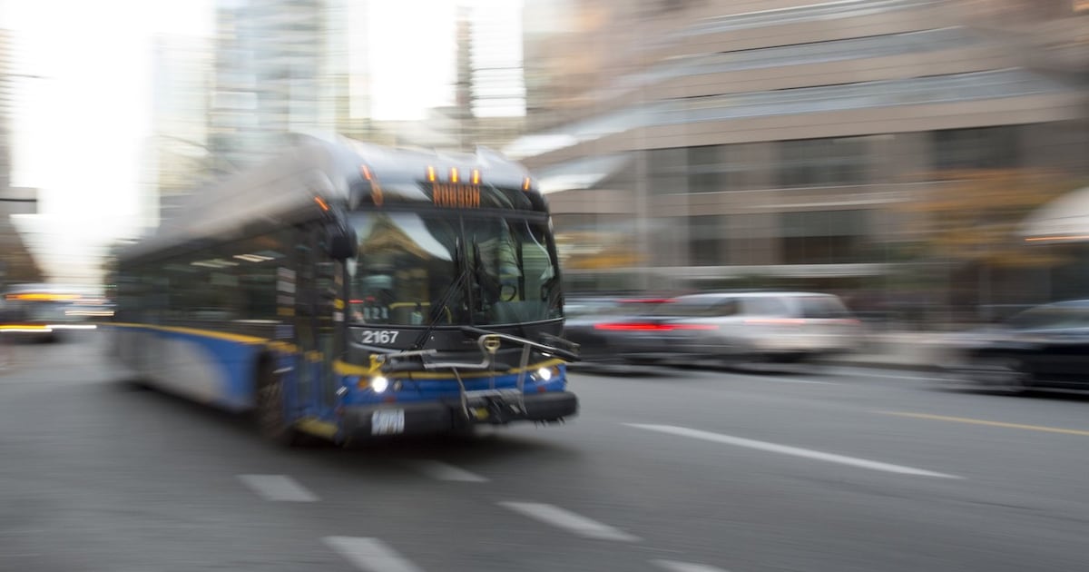 Transit workers in Metro Vancouver and Victoria serve 72-hour strike notice