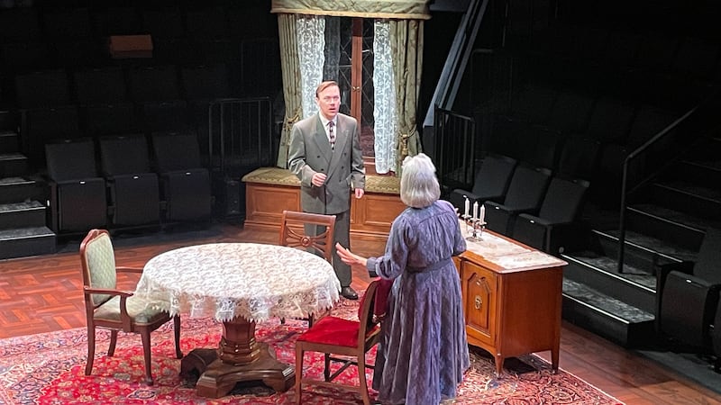 Globe Theatre stages classic dark comedy ‘Arsenic and Old Lace’ in Regina