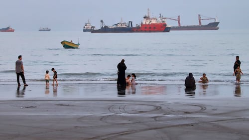 Possible Strait of Hormuz deal, a large attack in Yemen and other Mideast news
