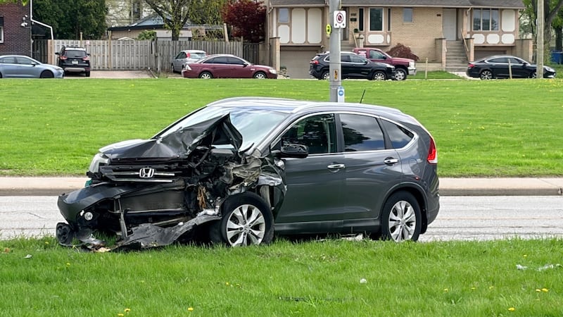 One person sent to hospital after Riverside Drive crash