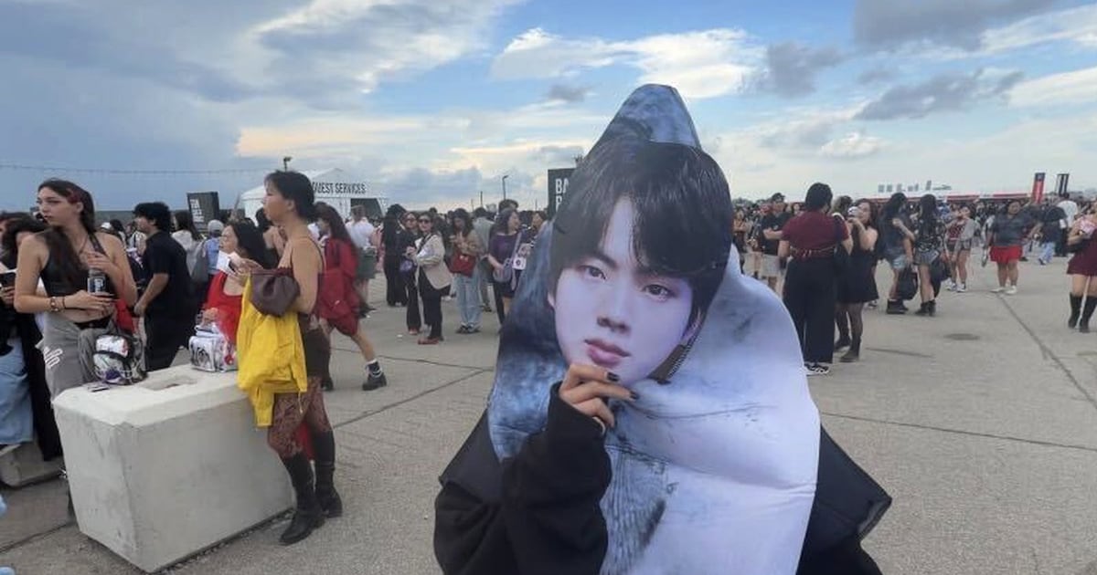BTS Army descends on Rogers Stadium ahead of K-pop band’s Toronto show