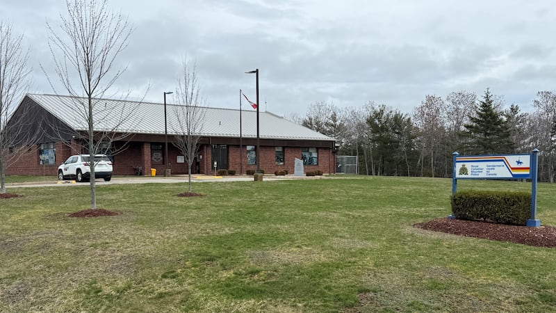 Lack of documentation forces Crown to drop charge of personating RCMP sergeant