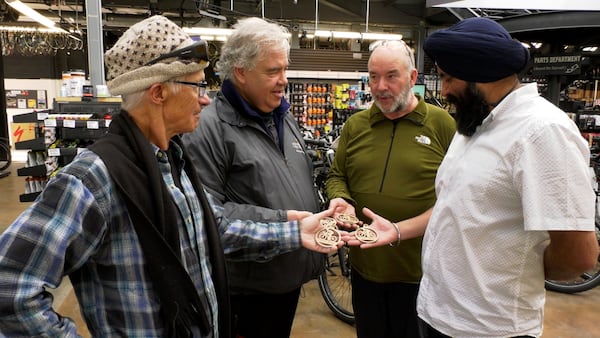 Calgary Wandrers hoping to cycle every road, pathway in the city
