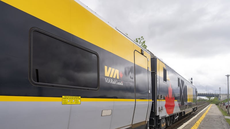 Via Rail trains held between Toronto, Ottawa, Montreal after incident on tracks