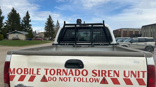 Teen storm chaser develops mobile tornado siren