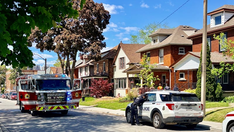 Windsor Fire crews battle blaze on Dougall Avenue