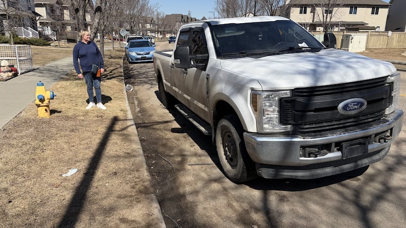 Residents fed up with rise in abandoned vehicles across Edmonton